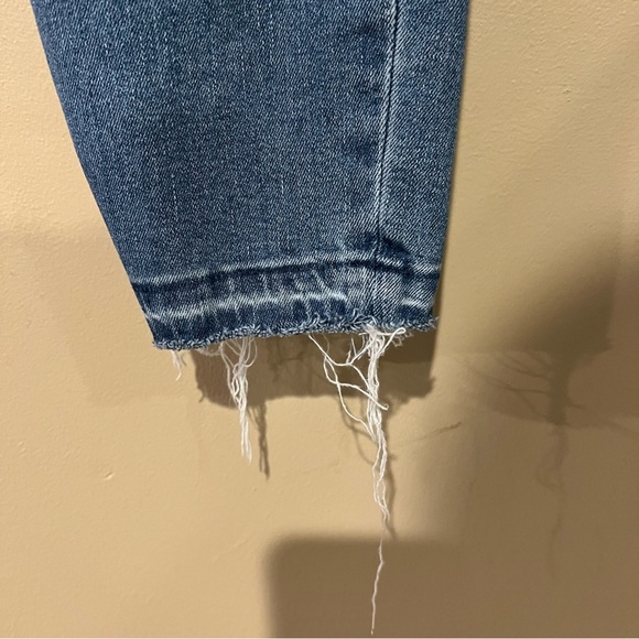 Gap Women's Denim True Skinny Mid Rise Distressed Jeans Size 28/6 - Picture 2 of 8